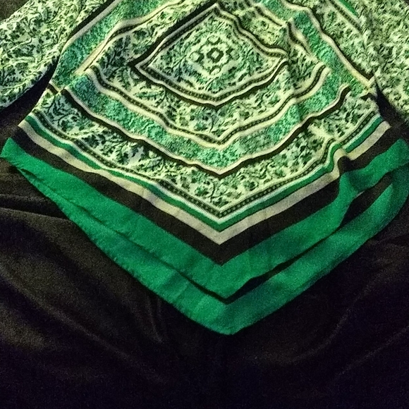 3 quarter sleeve blouse - Picture 3 of 4